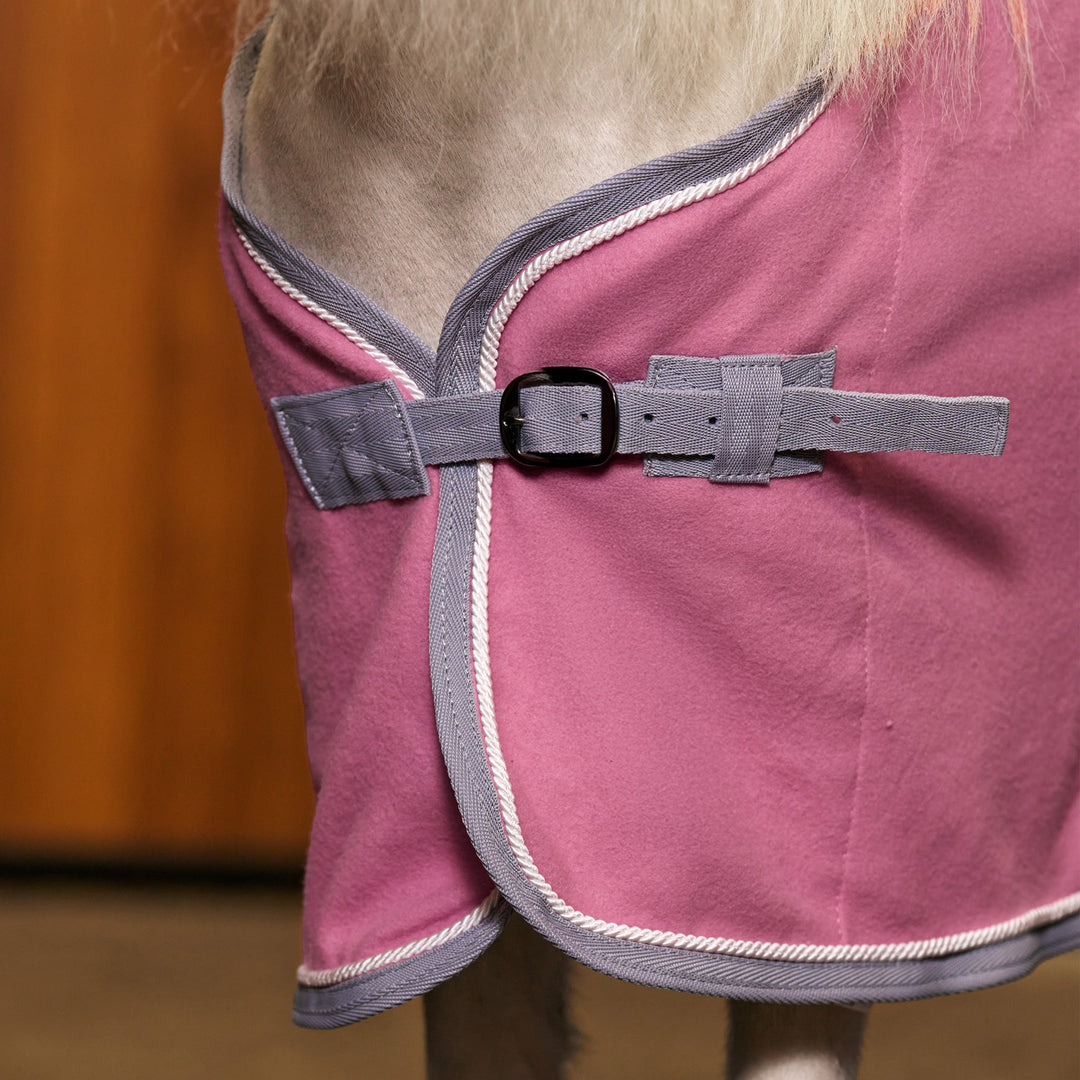 hv-polo-fleece-blanket-hvpsasha-think-pink